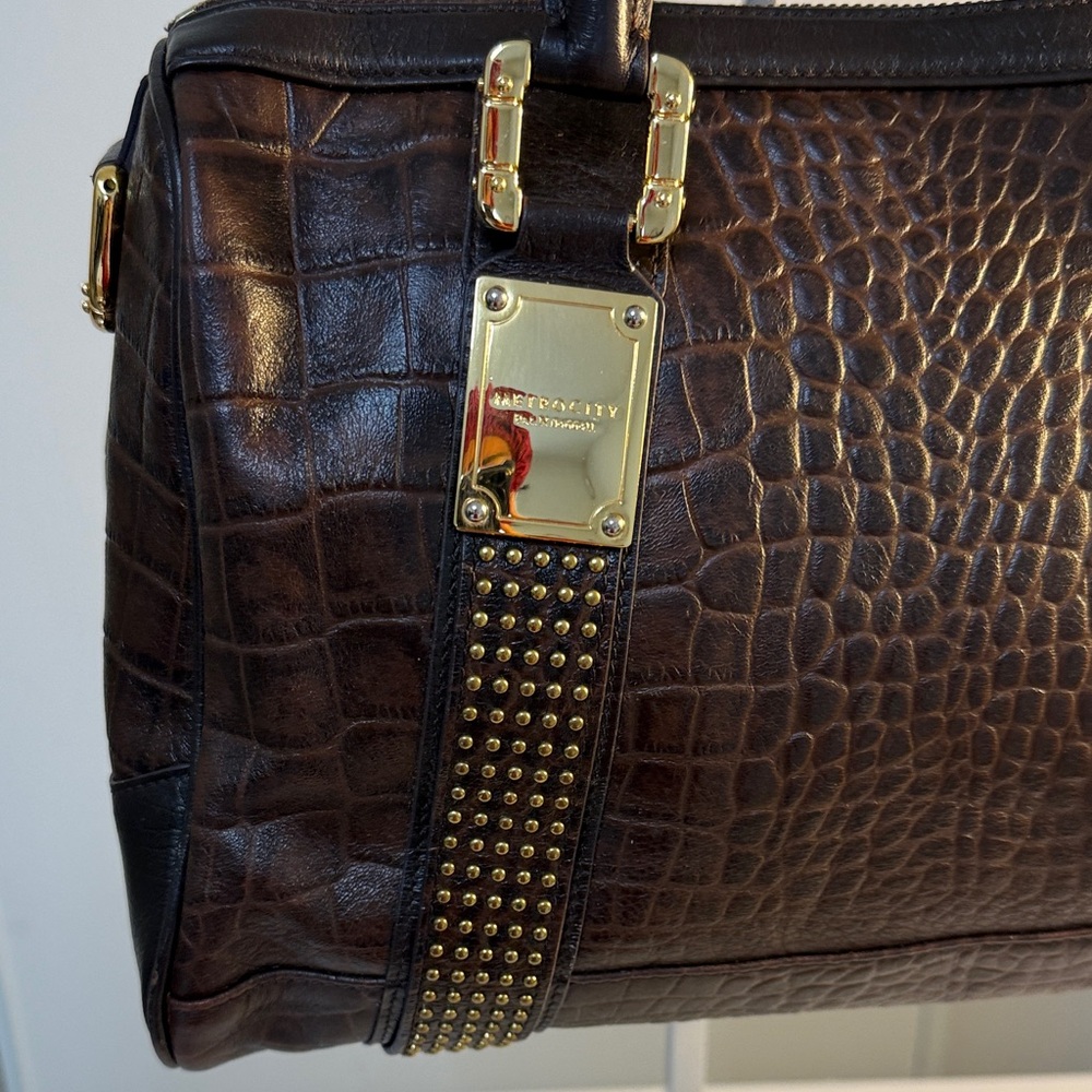 Metro City Brown Leather Tote Bag - Picture 5 of 16